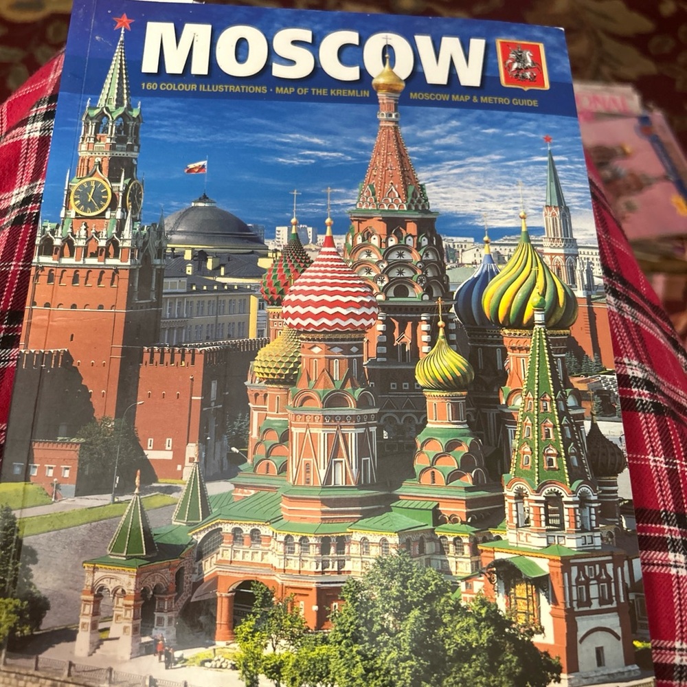 Moscow Illustrated Guidebook